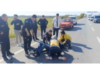 Otomobil ile çarpışan motosikletin sürücüsü 50 metre sürüklendi: 1 yaralı