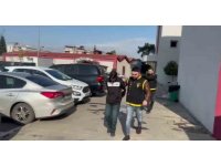 Kuyumcu soyup imitasyon ürün çalan hırsızlar polisten kaçamadı