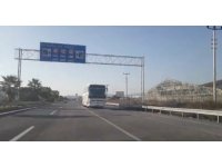Ana yolda tersten giden yolcu otobüsü trafiği tehlikeye attı