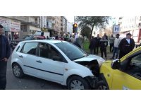 Direksiyon başında baygınlık geçirdi, ortalığı savaş alanına çevirdi: 4 yaralı