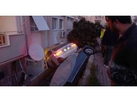 Uyuşturucu etkisinde otomobilde sızdı, karşısında polisleri görüp gaza basınca ortalığı savaş alanına döndürdü