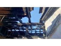 Isparta’da çatıda çıkan yangın kısa sürede söndürüldü