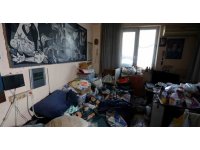 Antalya’da vefat eden adamın evinden 2 kamyon çöp çıktı