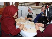 Adana’da kadınlara yöresel yemek kursu