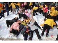 Yüreğirli çocuklara kar sürprizi