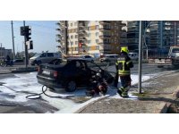Mersin’de otomobil yangını