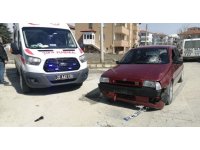 Otomobille çarpışan elektrikli bisikletin 13 yaşındaki sürücüsü ve arkadaşı yaralandı