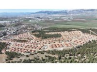 Depremden sonra köyler yeniden kuruluyor, modern evler dikkat çekiyor