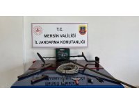 Define ararken suçüstü yakalandı