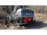 Yoldan çıkan cip ters döndü: 5 yaralı