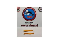 Isparta’da uyuşturucu bulunduran 2 şüpheliye gözaltı