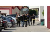 İş adamına haraç vermediği için silahlı saldırı düzenleyen 2 şüpheli yakalandı