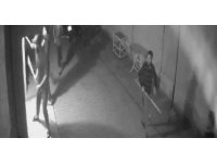 Adana’da ellerinde sopalarla eve saldırıp, bir genci darp ettiler