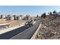 Kahramanmaraş Büyükşehir Belediyesi, Türkoğlu’nda yolları yeniliyor