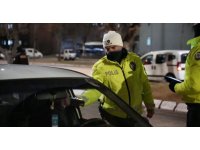 Isparta’da 1 saatte 17 araca idari para cezası