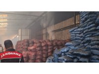 Mersin’de kömür deposu yangını