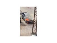 Hatay’da park halindeki kamyonet alevlere teslim oldu