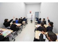 Anamur’da öğrencilere ücretsiz eğitim desteği