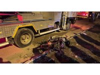 Bina girişine bırakılan motosiklet yandı