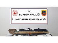 Burdur’da kaçakçılık ve uyuşturucu operasyonlarında 3 tutuklama