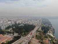 Antalya’da gökyüzü sarardı, toz bulutu dronla görüntülendi