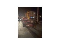 Direğe çarpan otomobilin sürücüsü ehliyetsiz çıktı