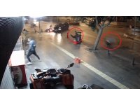 Otomobille çarpışan motosikletteki 2 kişi havaya uçup metrelerce sürüklendi