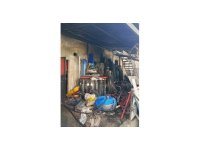 Hırdavat dükkanında çıkan yangın itfaiye ekiplerince söndürüldü