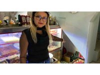 Restorana giren hırsız kasayı kaldıramayınca sürükleyerek götürdü