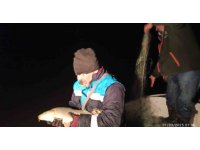 Kovada Gölü’nde gizli sazan avına gece baskını