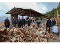 Akçatı’da imece usulüyle çok amaçlı spor salonu yapılıyor