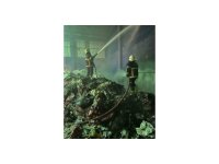 Geri dönüşüm fabrikasında korkutan yangın