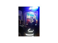 Üçüncü kattan başka bir evin çatısına düştü