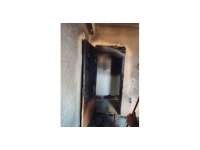 Evde çıkan yangında eşyalar kullanılamaz hale geldi