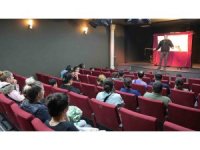 Tarsus’ta çocuklar gölge oyunu ile buluştu