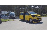 Manavgat’ta taksi ile kamyonet çarpıştı: 4 yaralı