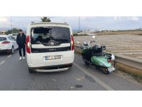 Motosiklet sürücüsünü başındaki kask kurtardı