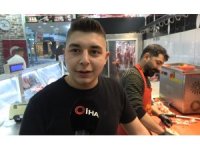 Osmaniye’de kasaptan et alan köpek yüzleri gülümsetti