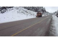 Antalya-Konya karayolunda kar etkisini kaybetti