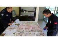 Dilencinin üzerinden emekli maaş dekontu ile birlikte 2 bin 479 TL, ziynet eşyası ve banka cüzdanı çıktı