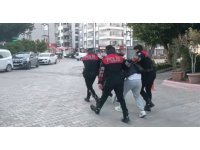 Berber dükkanındakilere kurşun yağdıran şahıs yakalandı