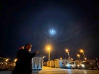 Ayı çevreleyen hale görüntüsü mest etti