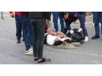 Otomobil ters döndü, iki yaralı el ele tutuşup bekledi