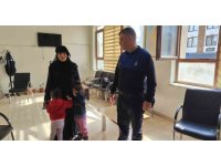 Zabıta sokak sokak kayıp kardeşlerin annesini aradı