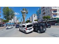 Antalya’da kırmızı ışık ihlali kazaya neden oldu: 1 yaralı