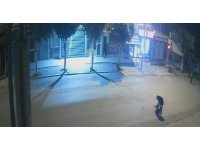 İşe gitmek için babasıyla servis bekleyen genç kadın dehşeti yaşadı