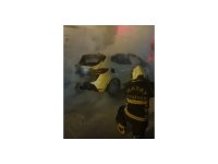 Park halindeki otomobilde yangın