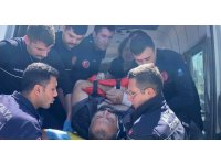 Tur minibüsü ile su tankerine çarpıştı, sıkışan sürücü 3 saatte kurtarıldı