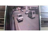 Manavgat’ta otomobile çarpan motosikletli yaralandı