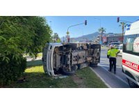 Gazipaşa’da kamyonet devrildi: 3 yaralı